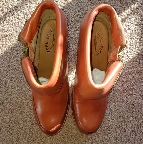 NWOB Kork Ease Ryanne Bootie! - Picture 4 of 8